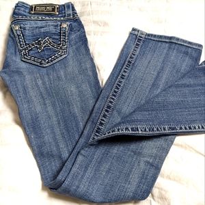 Miss me size 25, boot cut, simple rhinestone and stitching design